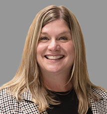 Katie-Wagner-Property-management-Cushman-Wakefield-Iowa-commercial-Advisors